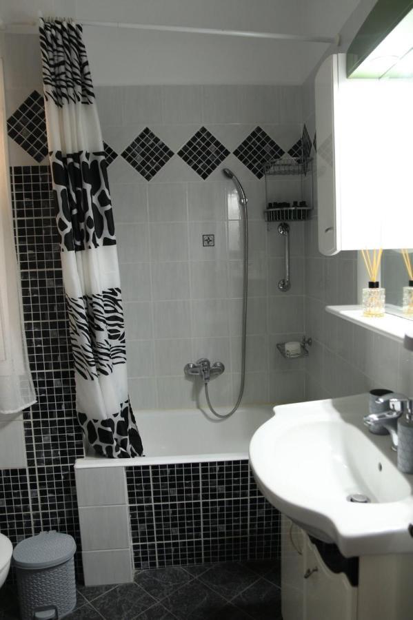 Nikis Apartment ลาริซา ภายนอก รูปภาพ