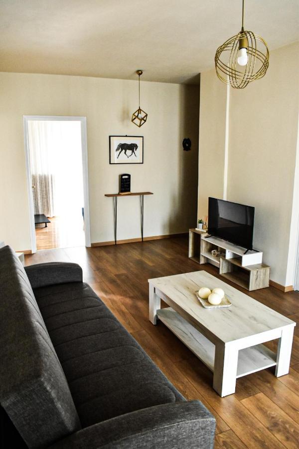 Nikis Apartment ลาริซา ภายนอก รูปภาพ